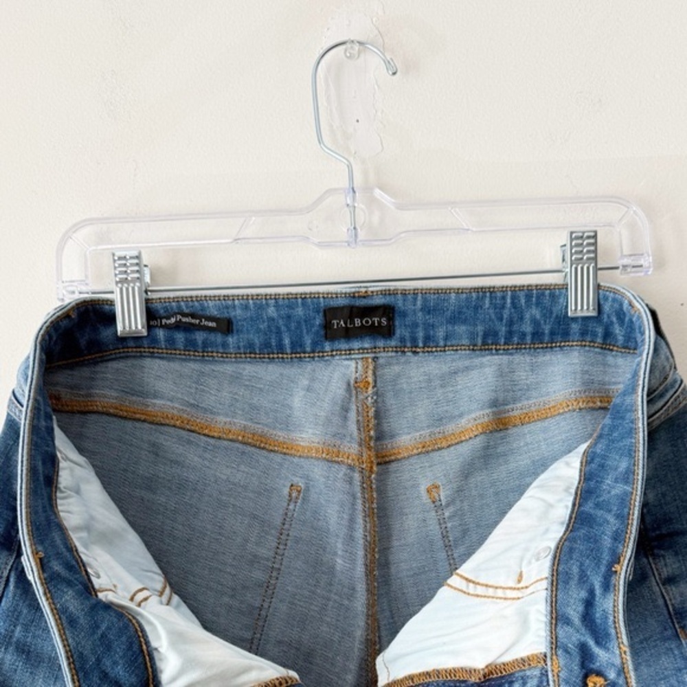 Talbots The Pedal Pusher Length Jeans High Rise Curvy Fit Blue Skye Wash Size 10 - Picture 9 of 14